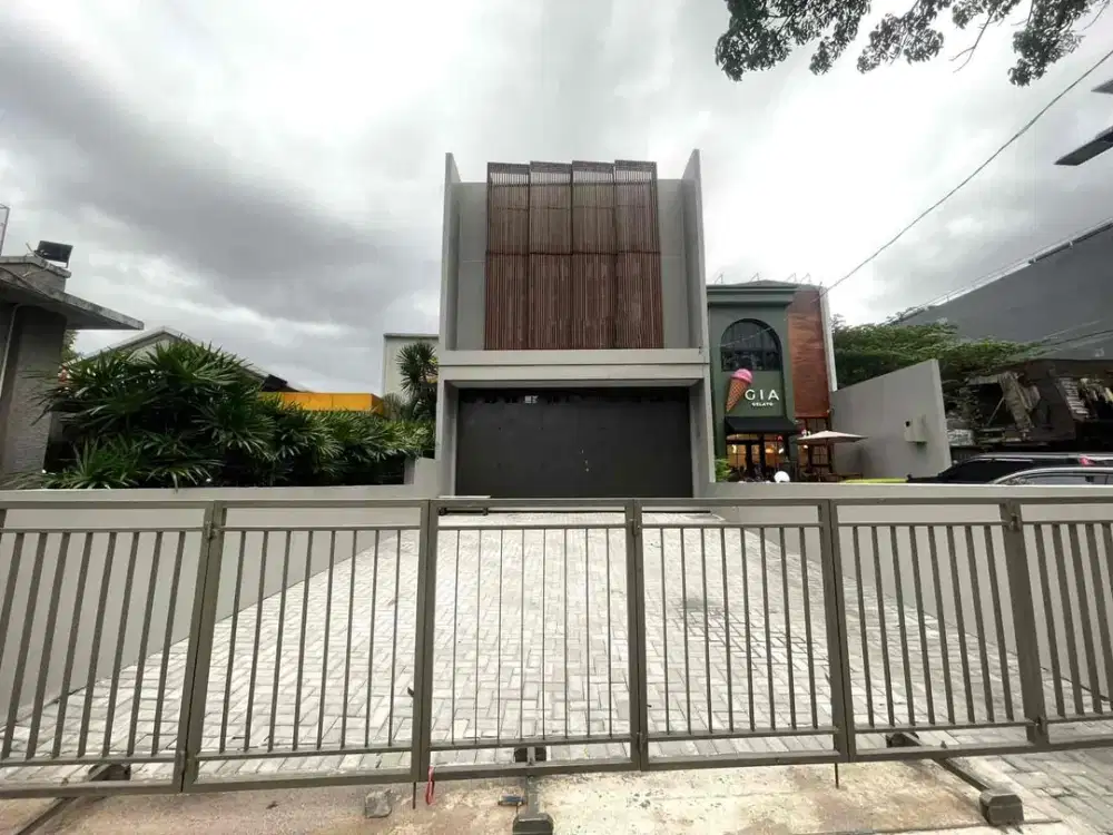 Disewakan Ruko Luas dan Strategis