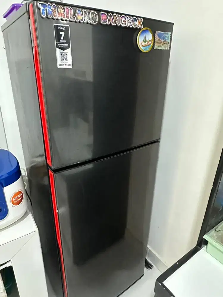 Kulkas merek aqua