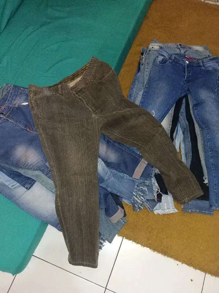 Celana jeans wanita preloved