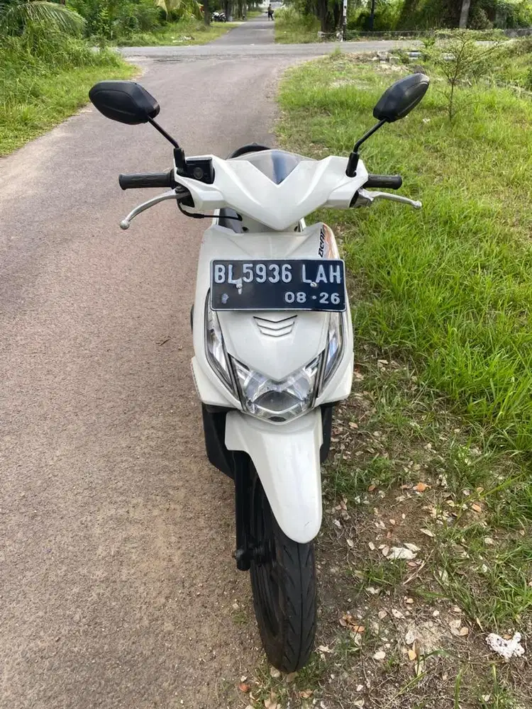 HONDA BEAT PUTIH MATIC