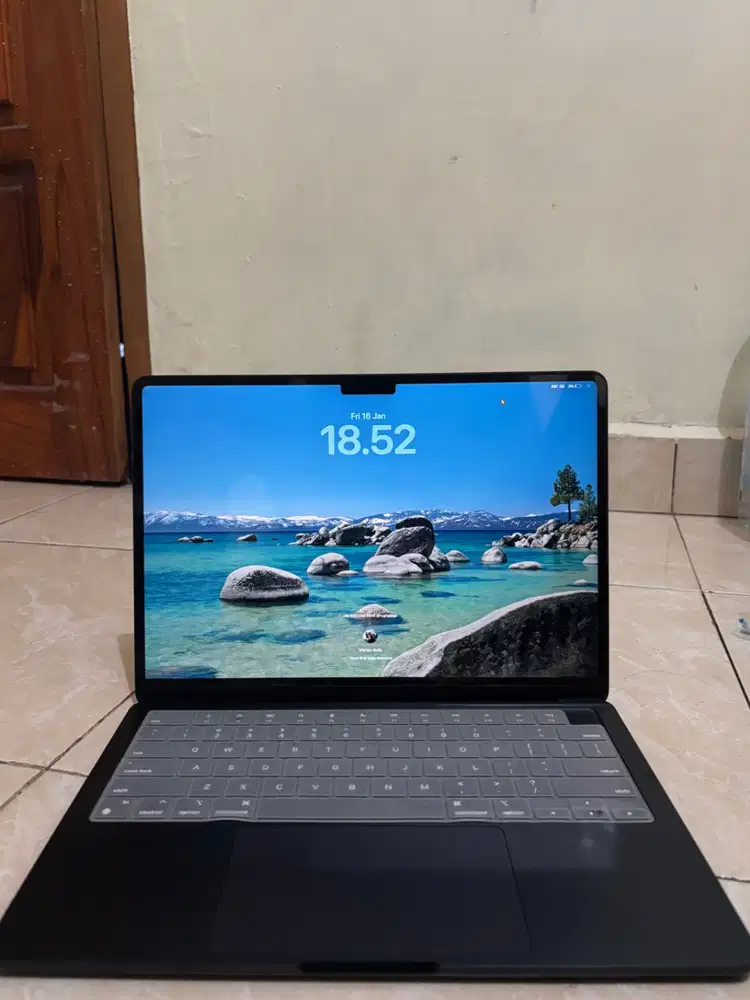 MacBook Air M2 8/256 black