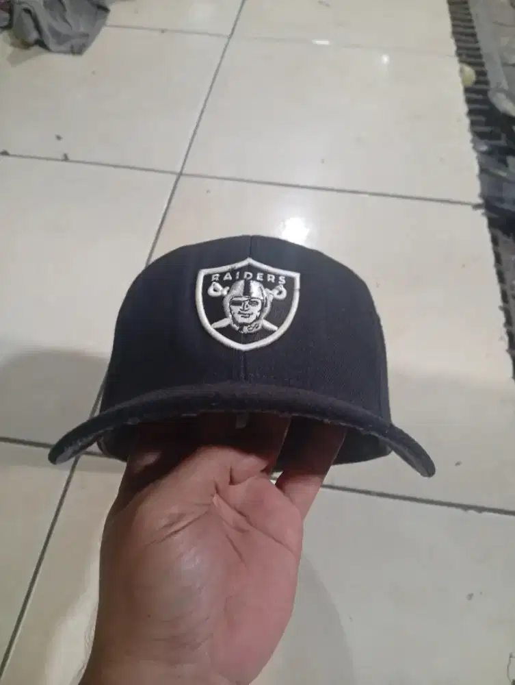 Topi snapback Raider vintage collab Reebok minus