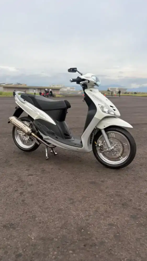 Yamaha mio asli putih