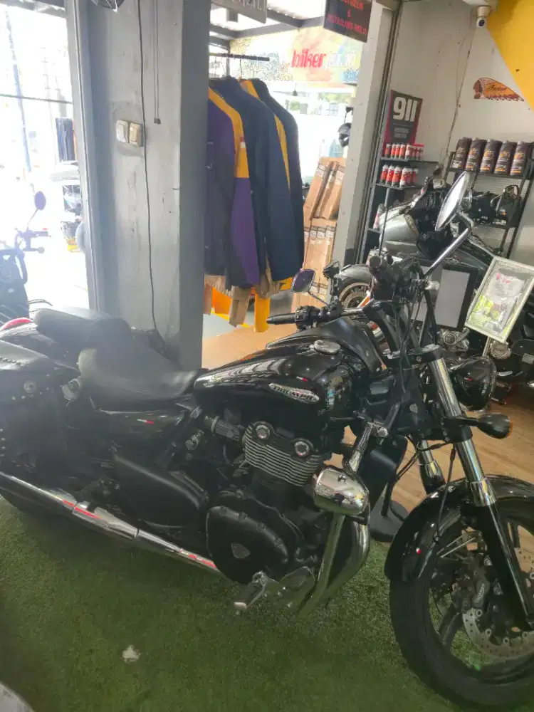 TRAIUMP TUNDERBIRD 2012