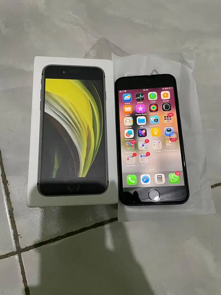 Ip se 2022 / se gen 3. 128 mid night