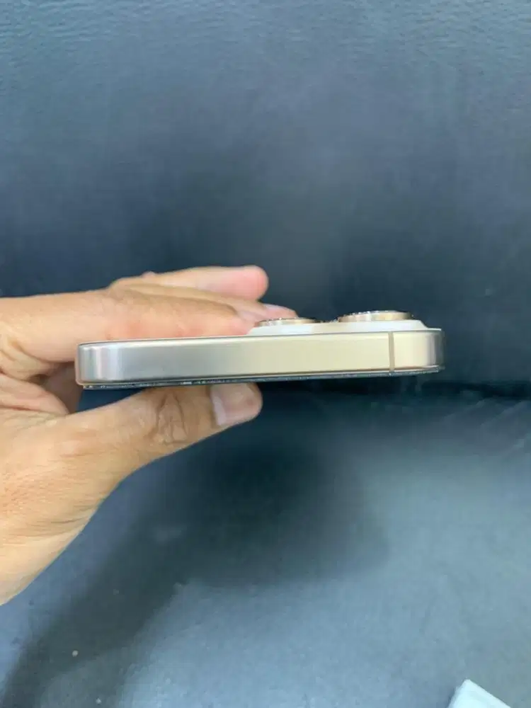 Iphone 16 pro max 256 dissert tittanium