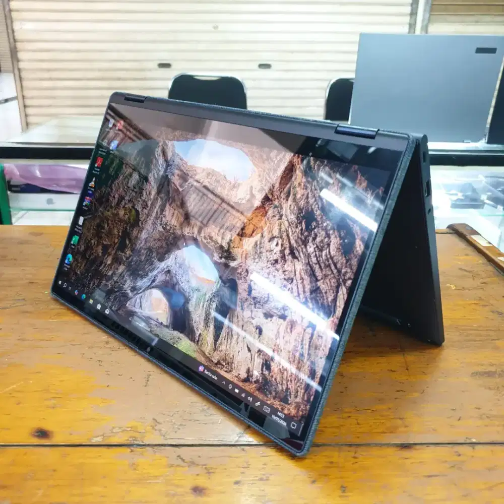 Lenovo Yoga 6 AMD Ryzen 5 Pro-4650U Ram 16GB SSD 512GB 13 Touch Muluss