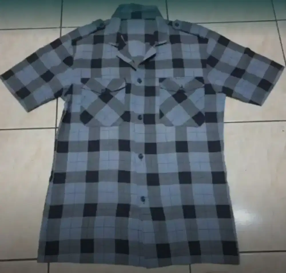 Kemeja pendek kotak vintage