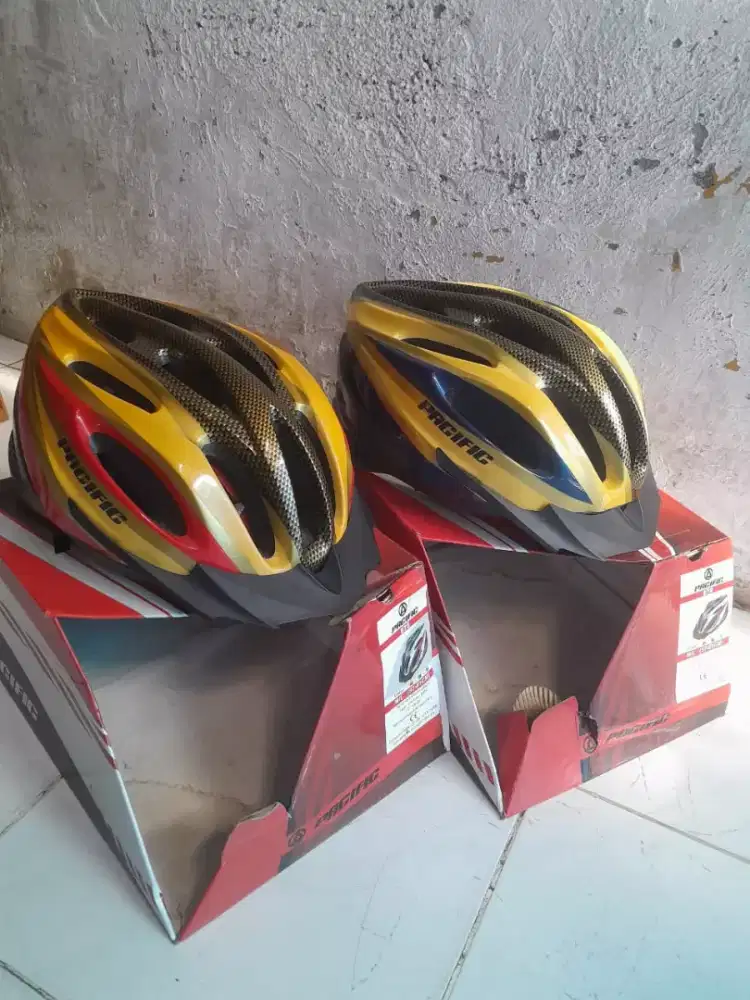 Jual helem sepeda merk pacific masih baru minus kardus