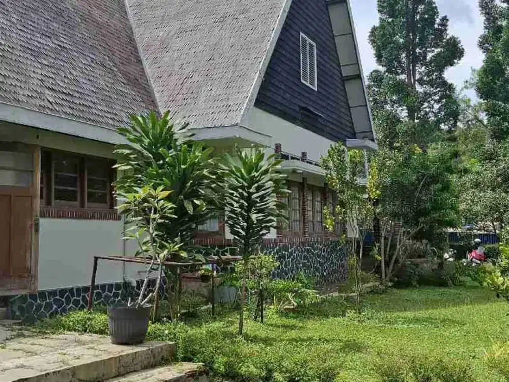Rumah Vintage Di Ciumbuleuit Bandung Utara
