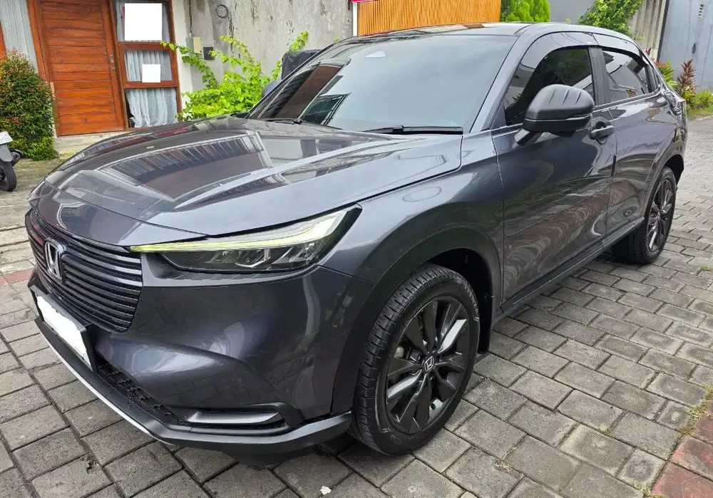 Honda HRV HR-V SE 2023 AT Gray Metallic Low KM 17ribu, Tangan pertama!