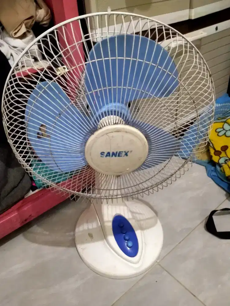 Kipas angin 12 inchi