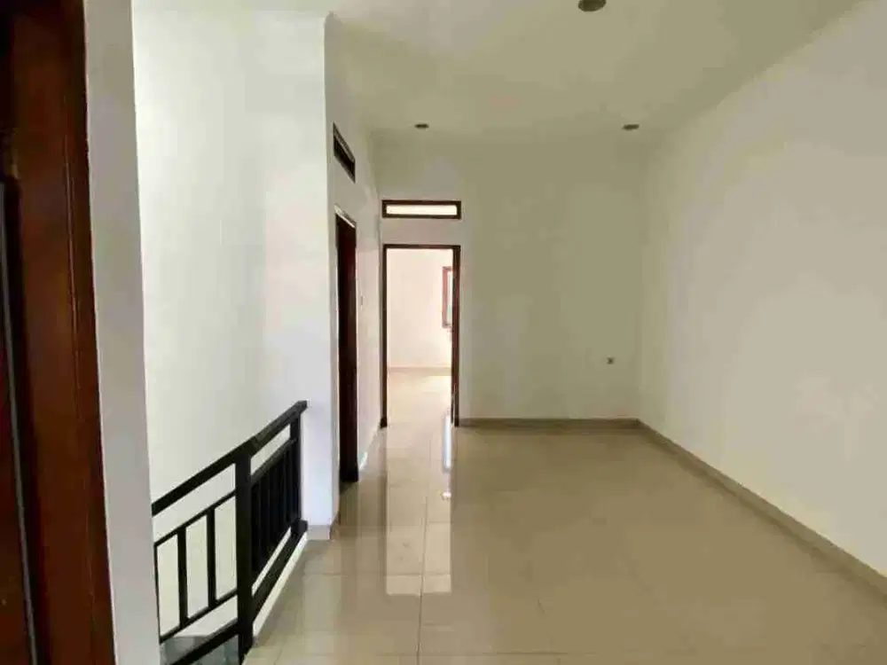 Rumah 2 Lantai Minimalis Di Batu Indah Buah Batu dkt Batununggal