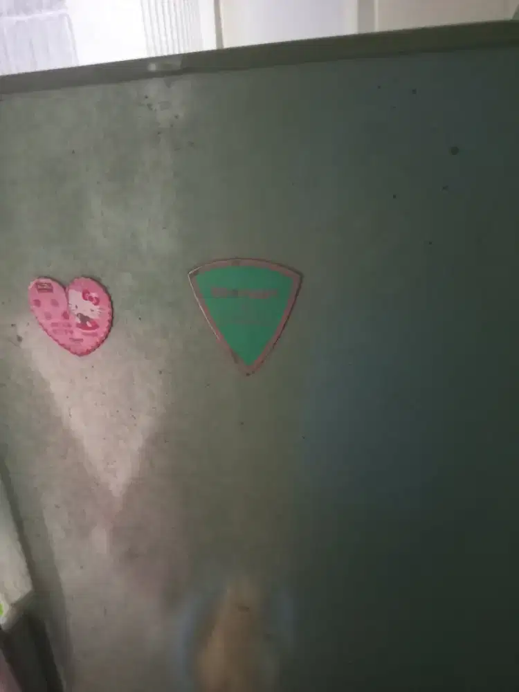 Di jual frezer bekas