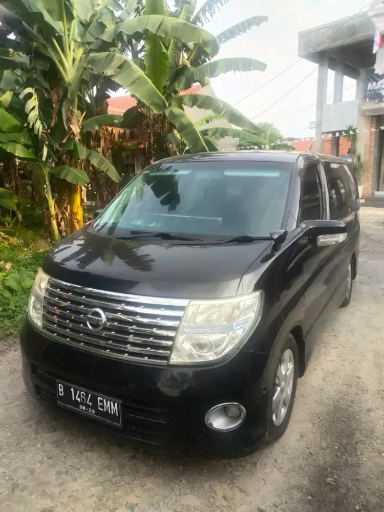 Nissan Elgrand 2.5 AT hijau met bunglon