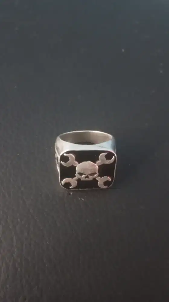 Cincin perak Harel Davidson