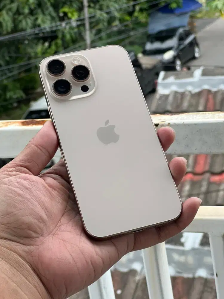 Iphone 16 promax 256 garansi on Ibox