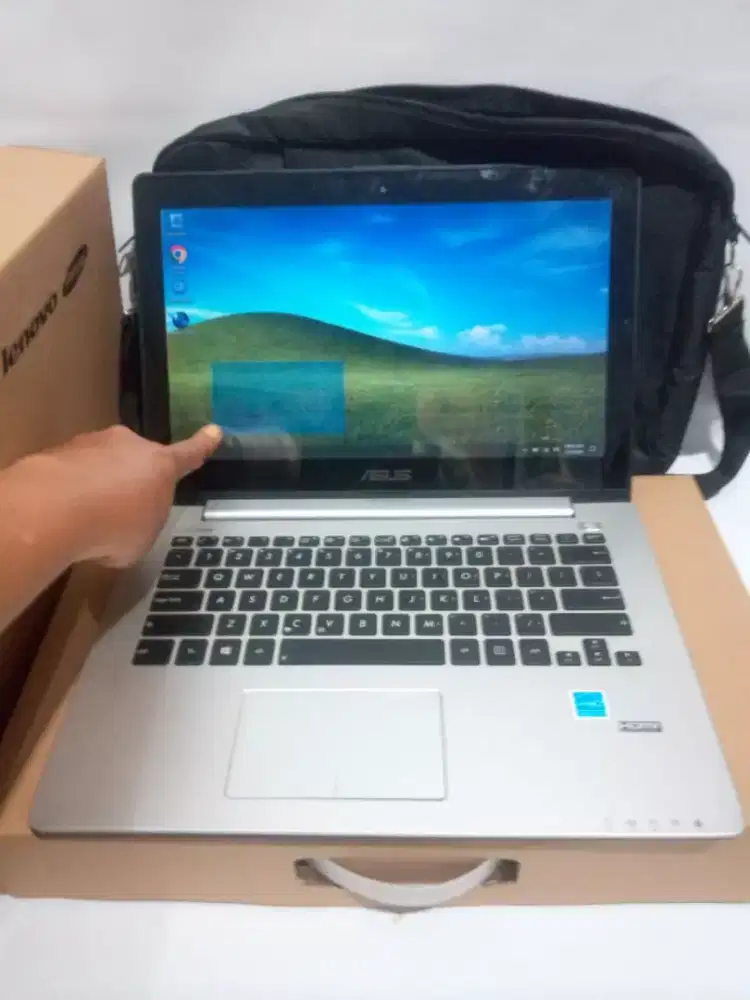 Touchscreen Asus S300 Core i3-3217U DDR 4GB 500GB 14 Baterai 2 Jam