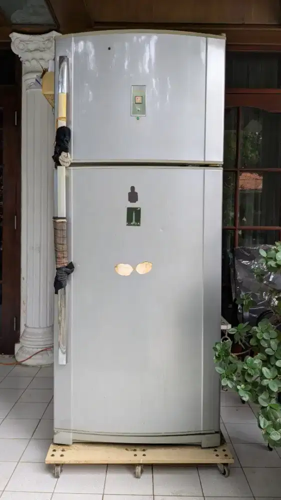 Kulkas 2 pintu SHARP harga murah