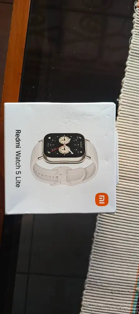 Redmi watch 5 lite golden white