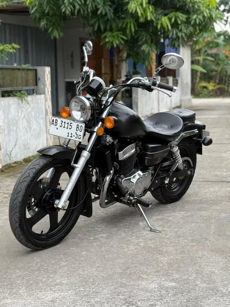 Benneli PE 250 cc suara moge