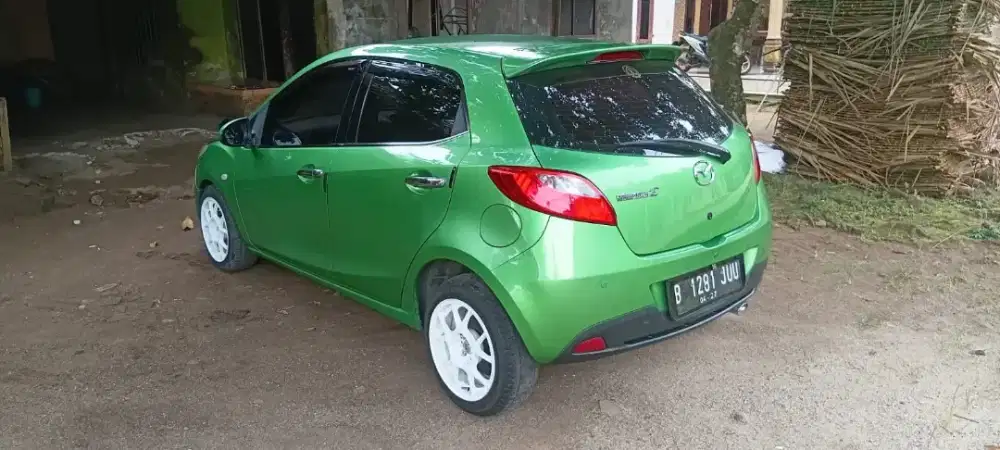 Di jual aja mobil mazda