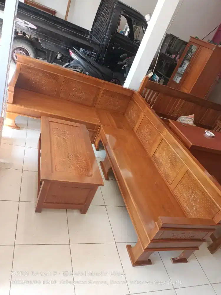 Kursi sudut kayu jati dan akasia tua