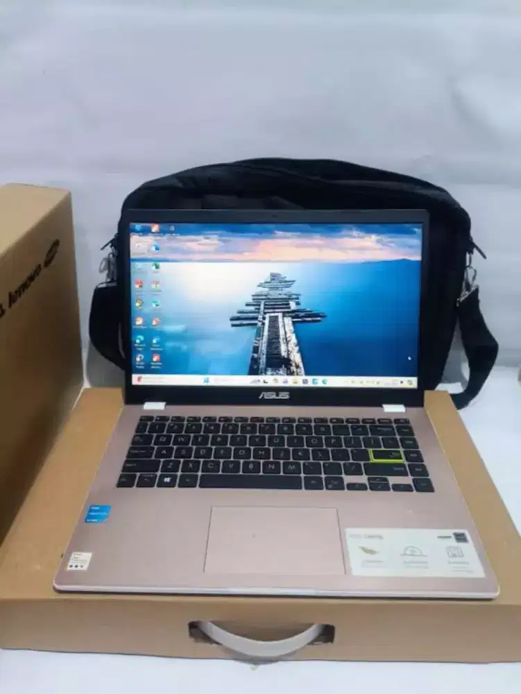 Asus E410KA Pentium Silver 4GB SSD 256 GB 14 (Numeric pad) 3jam