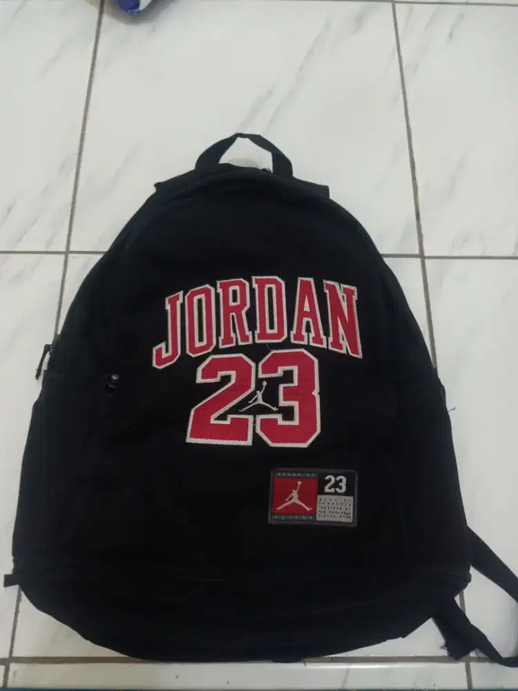 tas jordan hitam