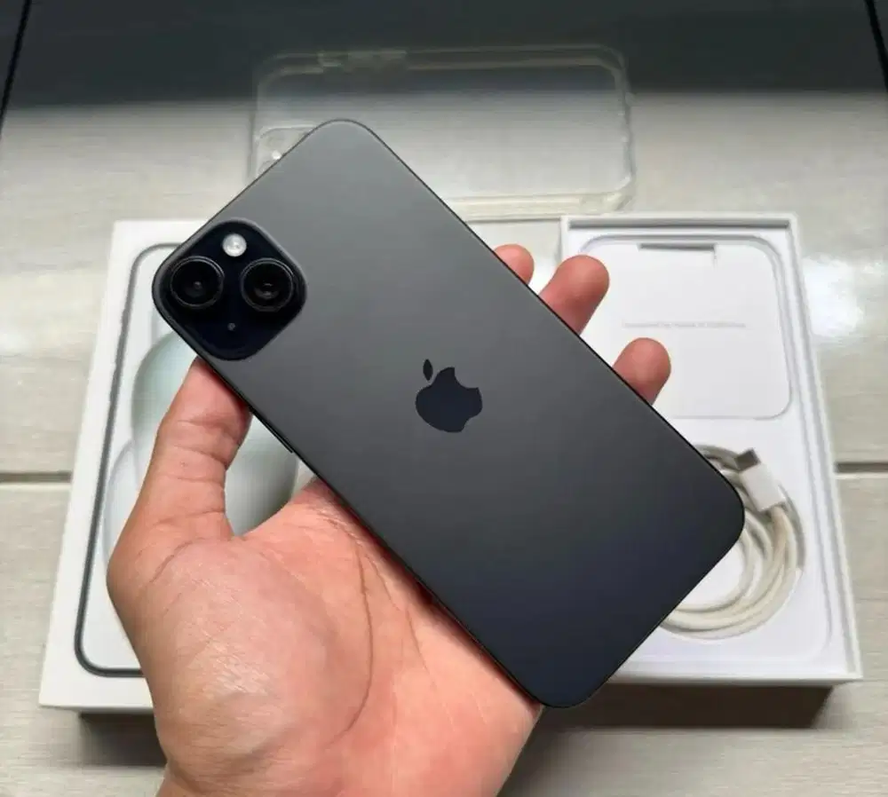 iPhone 15 Plus Black 128 GB ex garansi resmi IBOX, sampai 15 maret 26