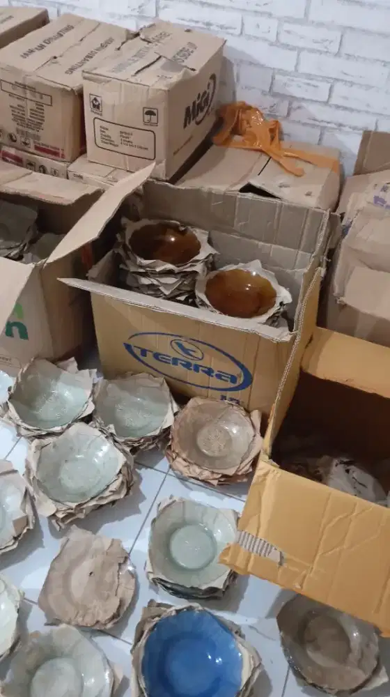 Piring baru,stok gudang.