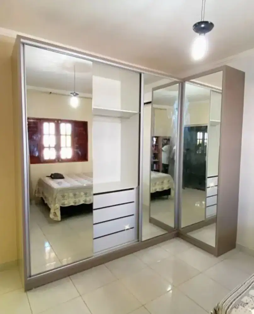 Wardrobe lemari pakaian