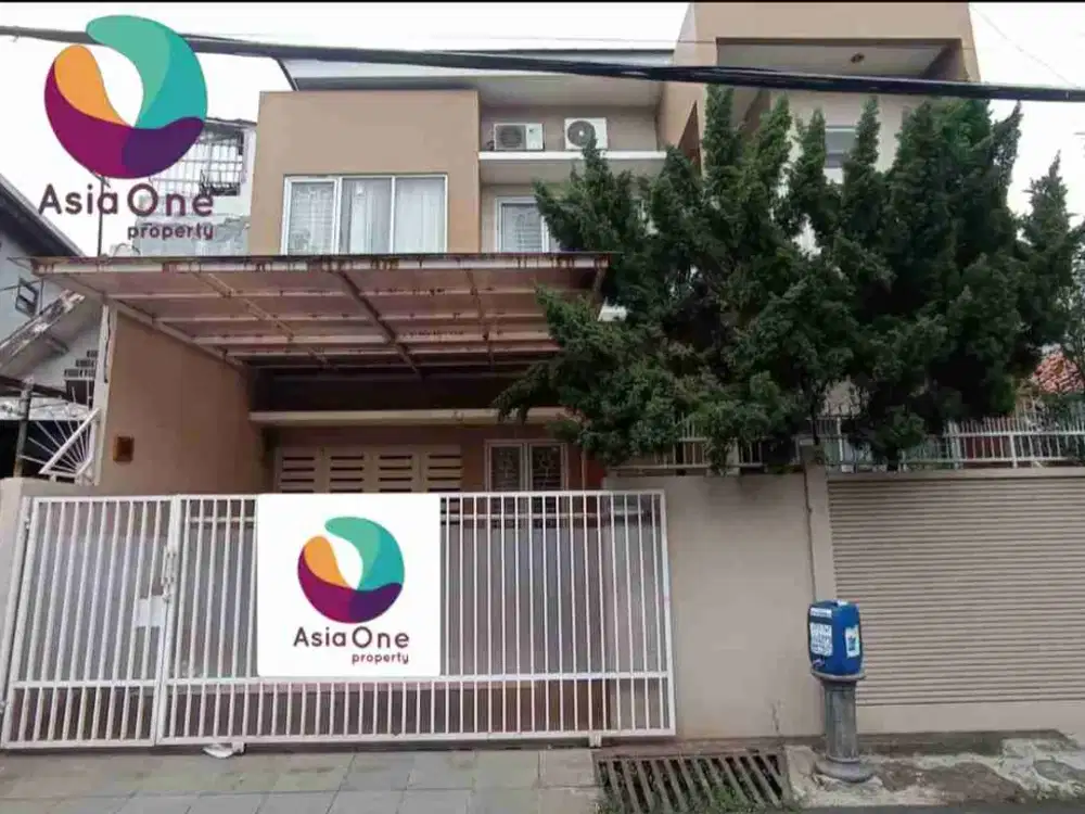 Dijual Rumah 2 lantai Semi Furnish di Rawamangun