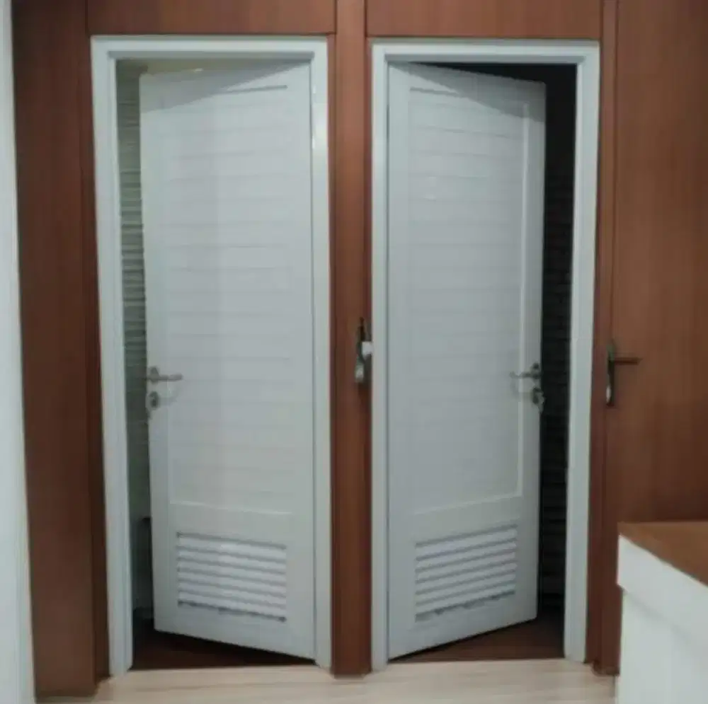 Pintu partisi alumunium