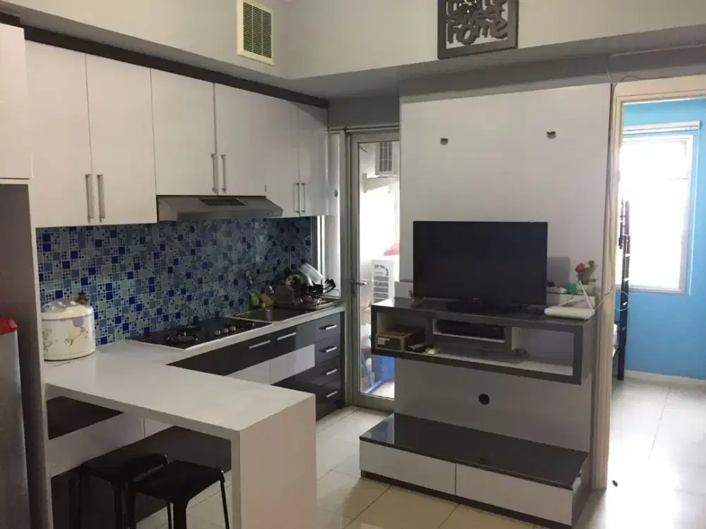 ready disewakan apartemen green lake sunter,tipe 2bedrooms full furnished,view danau,hadap selatan,AC 3