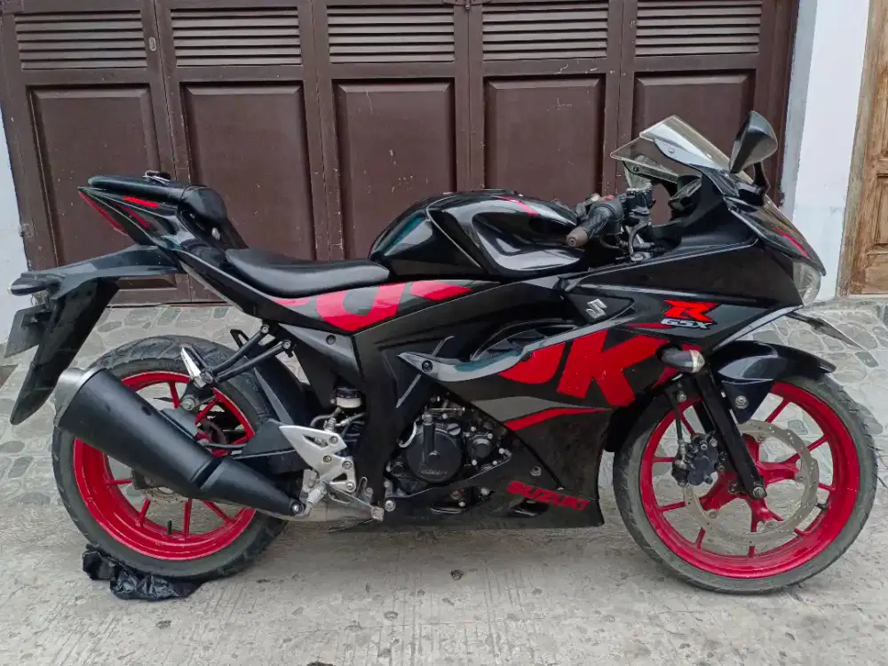 Suzuki GSX R 150CC Keyles UNLIMITED Tahun 2018 PajakHidup Siap GasPOLL