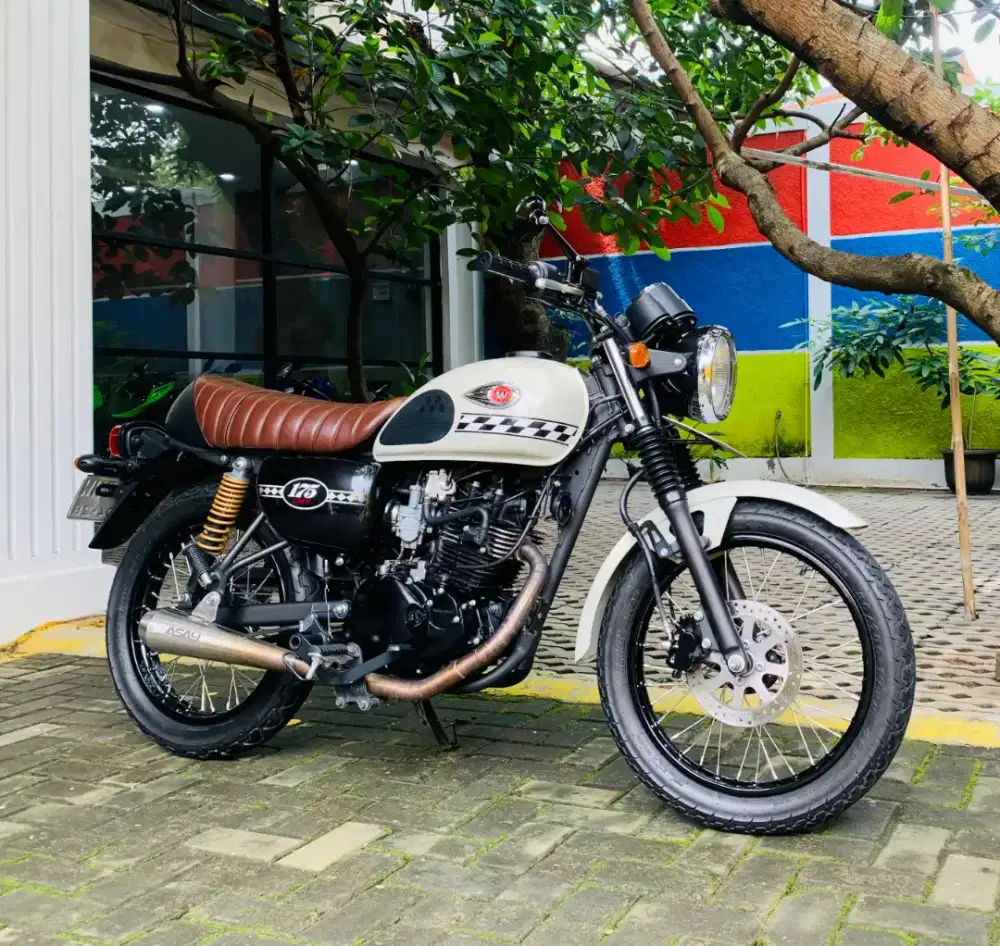Kawasaki w175 cafe