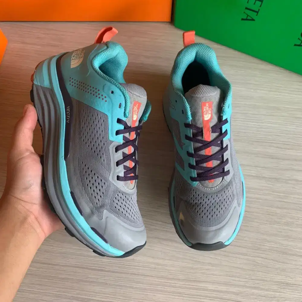 The North Face VECTIV Enduris trail running sepatu outdoor original 40