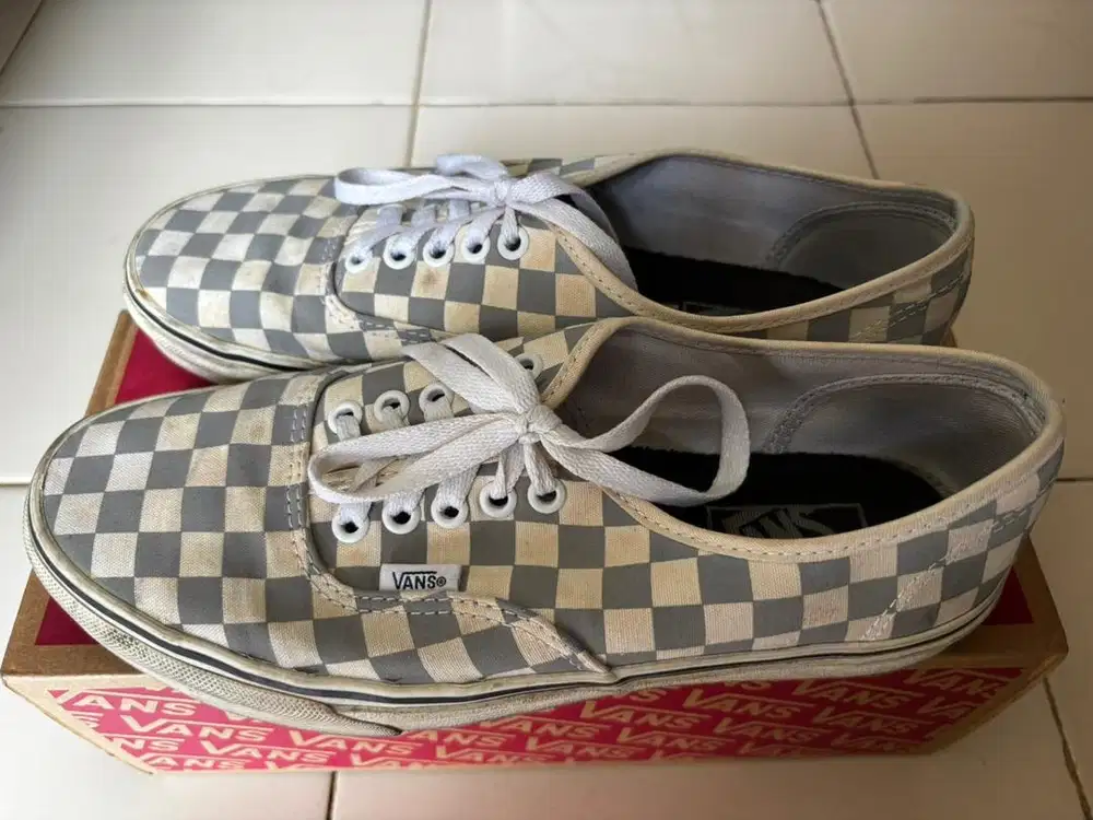 Sepatu VANS Authentic unisex