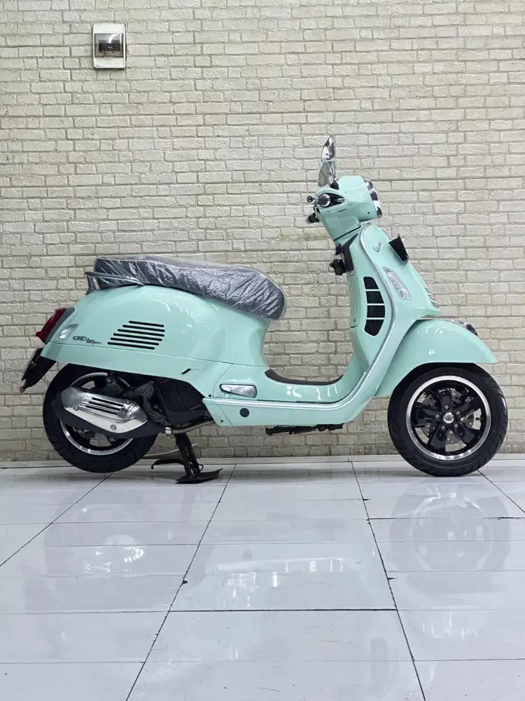 Vespa Warna Langka! Vespa Matic GTS S 4V 2022