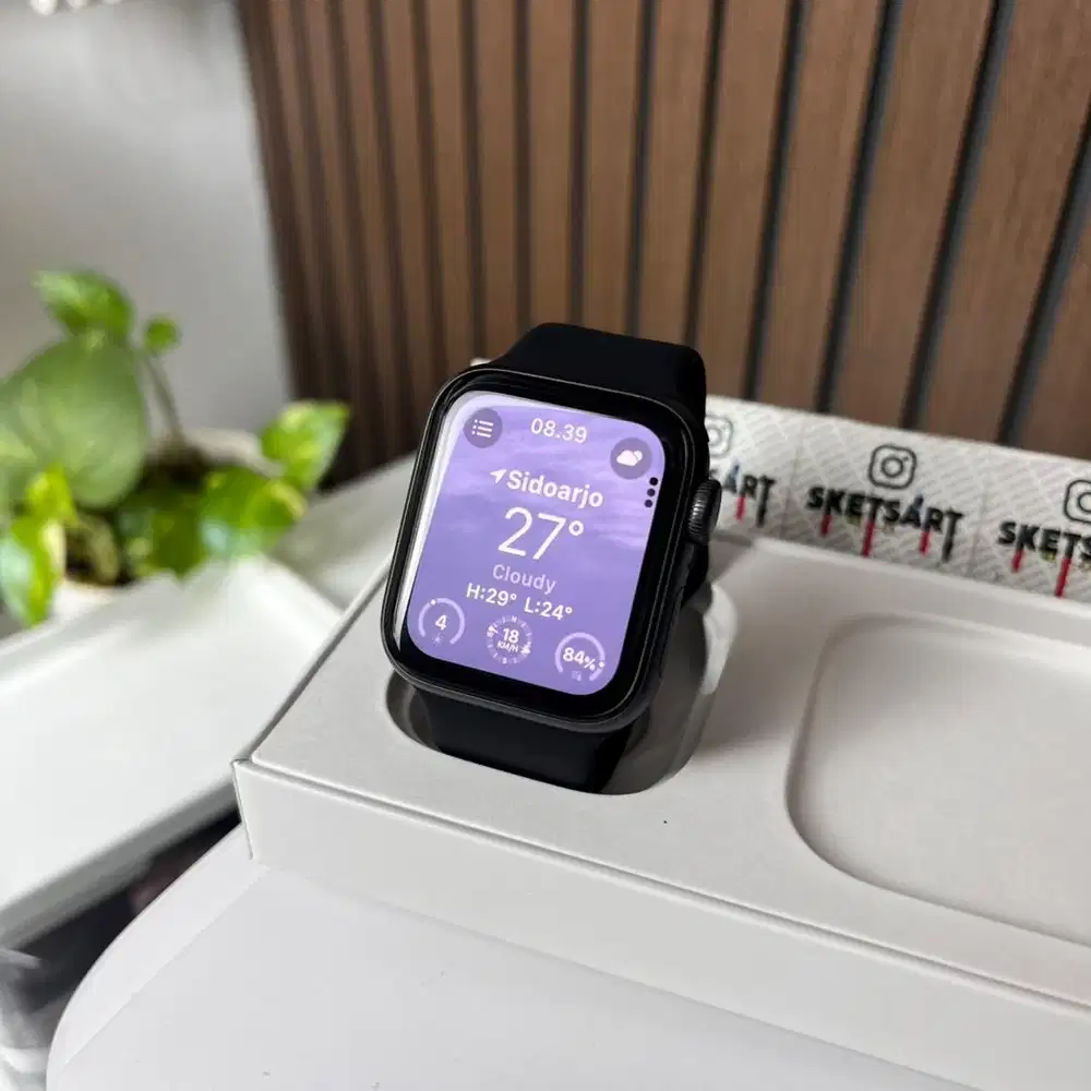 Apple Watch SE Gen 1 40mm Black iwatch Battery Health 90%