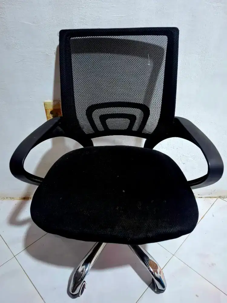 Kursi putar kerja kantor