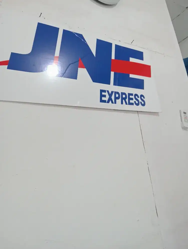 Dibutuhkan Staf Counter Jne