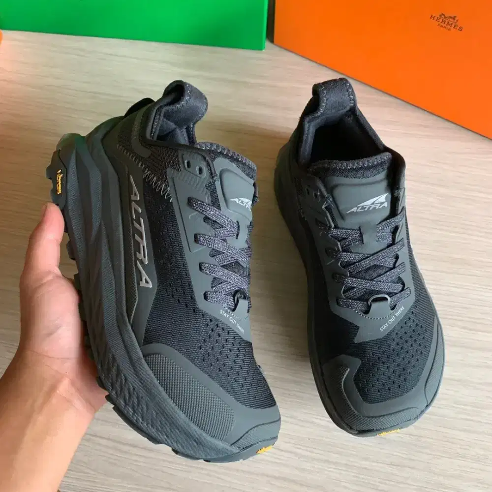 Altra Olympus 6 sepatu lari trail running original second sport 43