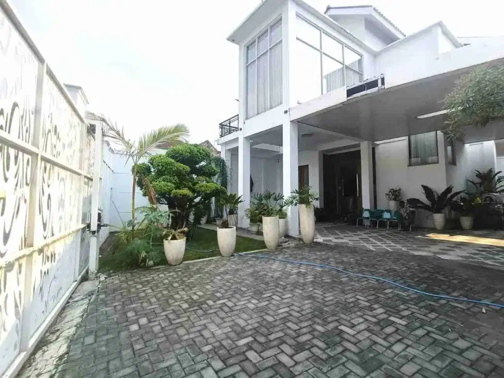 Rumah Mewah Kolamrenang Ala Sultan Furnish Dekat Tol Klodran