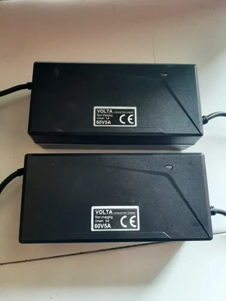 Charger Volta Like New