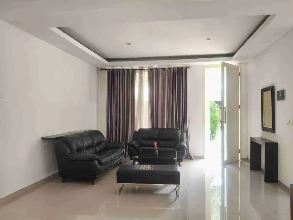 disewakan rumah di Pakuwon indah the mansion Surabaya barat