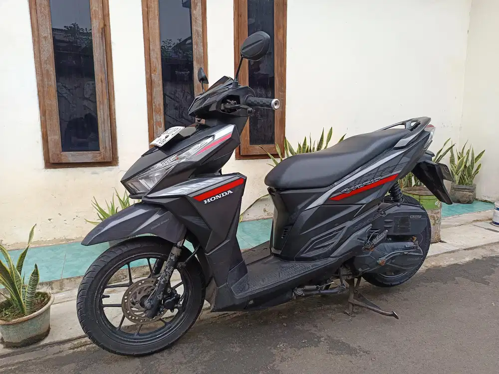 DI JUAL CEPAT VARIO LED OLD 125 2017 SIAP PAKAI