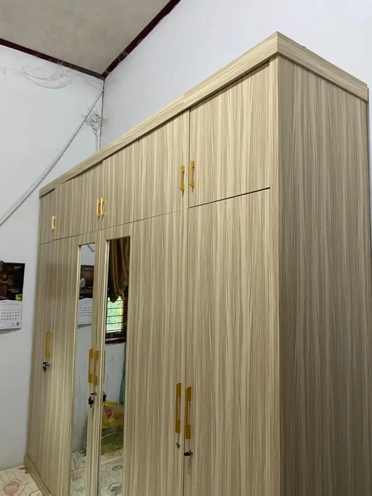 Lemari Tempahan 6 pintu