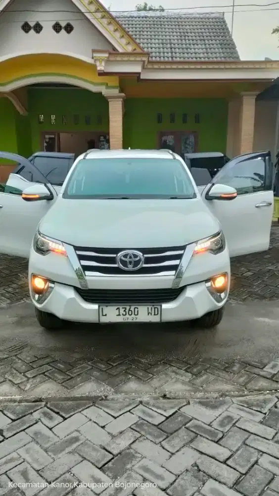 FORTUNER VRZ 2.4 A/T Triptonic